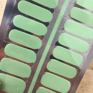 ⭐️💰5 for $20 Nail Wrap - Reef Green